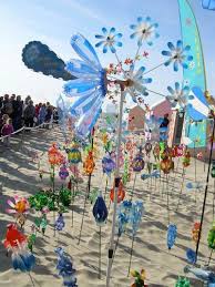 Jardins Du Vent De Berck Sur Mer Plasticien Recup Moulin A Vent Mobile Fleurs Epouvantail