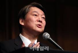 2007년 대선까지는 주로 정치 행보를 보여 왔으나 17대 대선 때 박근혜 당시 한나라당 前 대표와의 결혼 루머설로 허위사실 유포 혐의로 구속기소돼 2008년 12월. ìœ ì‹œë¯¼ ì•ˆì² ìˆ˜ ì§€ê¸ˆì´ íƒ€ì´ë° ì´ì¤€ì„ ê·¸ëŸ¼ í—ˆê²½ì˜ë„