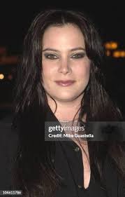 Cast members of "Still Standing" : Mark Addy, Jennifer Irwin, Renee... News  Photo