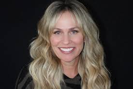 Betty Lewandowski's Instagram, Twitter & Facebook