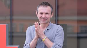 Мальчика назвали в честь деда — иваном. Lider Okeana Elzy Svyatoslav Vakarchuk Vpervye Stal Otcom Smi Ukrayinski Novini