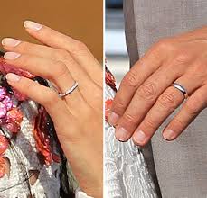 Pics George Clooney Amal Alamuddin Step Out As Husband And Wife Celebrity Wedding Rings George Clooney Wedding Wedding Ring Bands