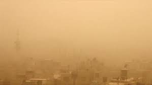 اجتاحت موجة غبار خفيفة، مساء اليوم، محافظتي أحد رفيدة وخميس مشيط قادمة من الجهات الغربية نتيجة لاستمرار نشاط الرياح السطحية التي أثارت الأتربة والغبار على عدة محافظات. Ø¹Ø§ØµÙØ© ØºØ¨Ø§Ø± ØªØ¬ØªØ§Ø­ Ø§ÙÙÙÙØª