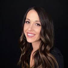 Kari Graves's Instagram, Twitter & Facebook