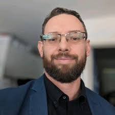 Hue Mach's Instagram, Twitter & Facebook