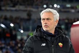 Roma progress, spurs on the brink. Ym775orenjhedm