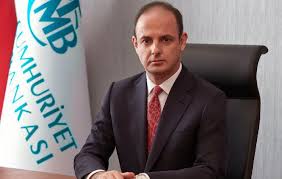 Merkez bankası'nın bugünkü olağan genel kurul toplantısı'nda önemli bir değişiklik öngörmediklerini belirten şimşek, genel kurul ile başkanın belirlenme süreçlerinin farklı hususlar olduğunu ifade etti. Erdogan Merkez Bankasi Baskanini Gorevden Aldi Tr724