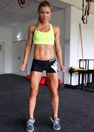 This is a new fragrance. Sophia Thiel Model Training Madchen Training Fitness Inspiration