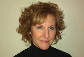 Embracing Gray Hair and Aging Positively after Retirement