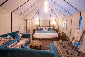 Hello les amis, voici une vidéo qui vous plaira je l'espère : Dramatic Revelation Luxury Tent Mansions Of Skid Row Homeless Luxury La Loft Blog