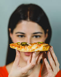 My favourite shape of food. A Circle made of Triangles served in a Square  box. . . For @itereight . . #pizza #pizzatime #pizzagram #foodphotography  #foodphotos #pizzaphotos #nikonmirrorless #nikonzf #nikonzseries  #commercialphotography ...
