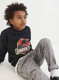 A pragmatic paleontologist visiting an almost complete theme park is tasked with protecting a couple of kids after a power failure causes the park's cloned dinosaurs to run loose. Buy Online Jurassic Park Tracksuit Sweatshirt Reserved Zi591 99x