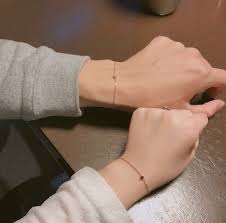 Saranghae(사랑해) means i love you in korean. Love Magic Korea Hands Jikook Ulzzang Tumblr Cute Matching Euphoria Https Weheartit Com Entry 32418 Pasangan Tangan Pola Gelang Fotografi Pasangan