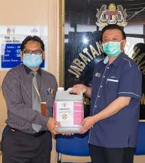 Rumah persekutuan, kota kinabalu, malaysia. Ums Official Website 30 Mac 2020 Penyerahan Hand Sanitizer Dan Face Shield Kepada Jabatan Kesihatan Negeri Sabah Jkns