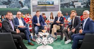 Ihre premiere auf sport1 feiert laura papendick in der bundesliga aktuell. Live Bei Sport 1 Vier Platze Beim Fussballtalk Doppelpass