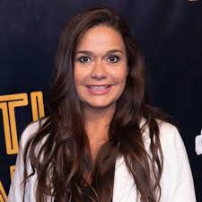 Már a 7. hónapban van! A köztévé gyönyörű kismamája a szülésig műsorán  dolgozik