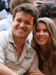 Bindi irwin gives fans an update on her pregnancy as she shares a precious ultrasound video of her growing baby. Bindi Irwin Is Engaged To Marry Longtime Boyfriend Wbma