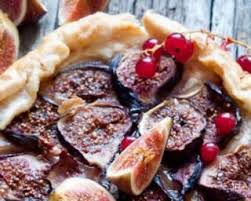 Recette De Tartelettes Minceur Aux Figues Et Amandes Sur Lit De Fruits Rouges Recette Recette De Tartelette Figues Recette Avec Figues