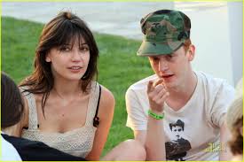 Daisy Lowe & Will Cameron: Coachella Kiss: Photo 1862481