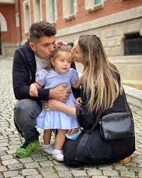 Azi este ziua cea mare, ziua unui nou inceput! Laura Cosoi Sot Fetita Unica Ro