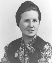 Eileen Redding's Instagram, Twitter & Facebook