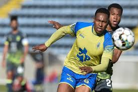 Ronan (rio ave) remate de cabeza desde el centro del área por el lado derecho de la portería. Otwqkohzivlizm