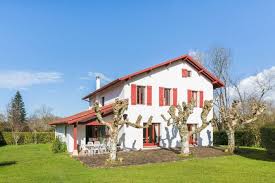 Publier une annonce pour vendre ou mettre en location un bien immobilier entre particuliers est gratuit. A Vendre Maison De Charme Avec Dependance Piscine Et Fronton Achat Maison Urrugne Carmen Immobilier