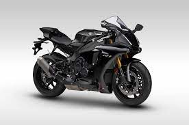 Yamaha Yzf R1 Motortrade My city ride with the bmw s1000rr and it was very very horrible experience but fun at the same time.