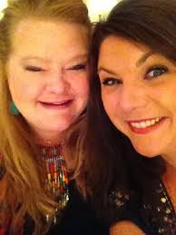 Amanda Johnston, Farmasi Beauty Influencer