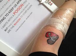 On my kids, the tattoos typically last at least a week, sometimes over two weeks. 5 Seconds Of Summer Safety Pin Tattoo 5sos Tattoo Safety Pin Tattoo Tattoos