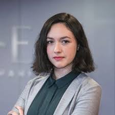 Miranda Petersen's Instagram, Twitter & Facebook