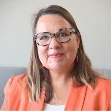 Ann Fix's Instagram, Twitter & Facebook