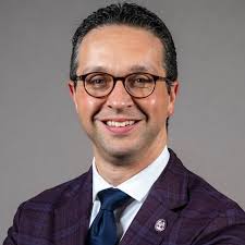 Mike Christakis (@vpsamikechristakis) • Threads, Say more