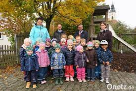 Unser kindergarten soll ein ort sein, an dem sich die kinder wohl fühlen, an dem sich alle mit achtung und respekt begegnen und ihre persönlichkeit frei entfalten können. Es Wird Bunt Um Den Kindergarten In Hausen Onetz