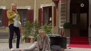 Vorspann 2013 für die telenovela sturm der liebe mit pauline und leonard. Sturm Der Liebe Konkurrentinnen Tv Episode 2016 Imdb