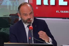 Vidéos | edouard philippe, barbes, barbe, maladie, vitiligo 2 commentaires en effet, depuis plusieurs mois, beaucoup de questions se posent autour de la barbe du premier ministre qui est de plus. Edouard Philippe Explique Pourquoi Sa Barbe N Est Qu A Moitie Blanche