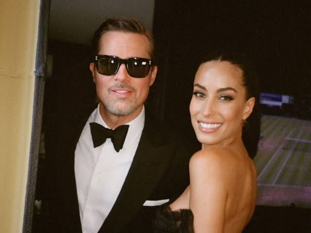Brad Pitt hace oídos sordos a las últimas declaraciones de Angelia Jolie y  pasea su amor con su novia contra viento y marea