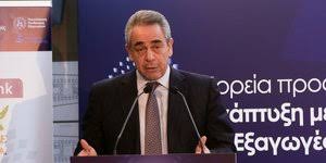 Ο κωνσταντίνος μίχαλος βρισκόταν διαρκώς από χθες στο εργοστάσιό του που κινδύνευε από τη φωτιά με τεράστιο άγχος για τις εξελίξεις. Kwnstantinos Mixalos Apo To Iefimerida Gr