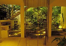 Here we have lots of vertical garden pictures to give you ideas for your yard. Patrick Blanc S House Vertical Garden Patrick Blanc