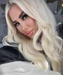 Gorgeous @sarah.strain wearing our new Dreamy lip glaze. Apart of the  #BlaineBeauty Mini collection 💄✨ Shade is a creamy, peachy pink nude. The  lip glaze contains natural vanillin extract & provides hydration