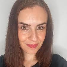 Kelly Holgate's Instagram, Twitter & Facebook