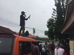 Lembaga ini ditubuhkan pada tahun 1960 bagi menggantikan amanah peningkatan singapura. Proyek Satker Snvt Penyedian Perumahan Lampung Berlumur Dugaan Kkn Sigerindo