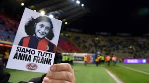 L'indice rt è pari a 1,12 nel lazio. I Don T Give A Damn Italian Fans Sing Fascist Chant During Anne Frank Diary Readings Rt Sport News