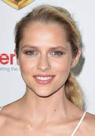 Did you know that she wanted to have an animal rescue services and after graduation she opened her own animal welfare office? Teresa Palmer Microsoft Store