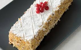 La ricetta originale e classica e tante varianti per preparare la millefoglie in molti modi diversi e a molti gusti, dalla millefoglie al cioccolato alla millefoglie ai frutti di bosco. Millefoglie Con Crema Diplomatica Alice Tv