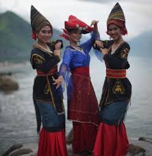 Pakaian tradisional cina penutup kepala. Yuk Mengenal Keanekaragaman Budaya Lewat 10 Pakaian Adat Dari Sumatera