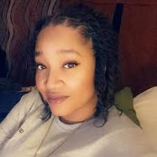 THE SNEAKY LINK: Lesson's In Love: Shaw, Tia: 9798305399868: Amazon.com:  Books