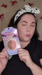 Kerri Gage's Instagram, Twitter & Facebook