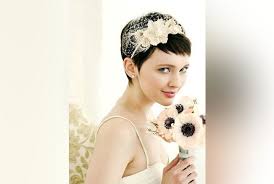Avec un tout petit peu d'entraînement cela vient très vite. Coiffure Mariage 100 Idees Pour Cheveux Courts Et Longs