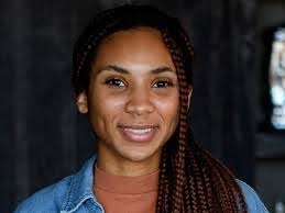 Samantha Jeffries's Instagram, Twitter & Facebook